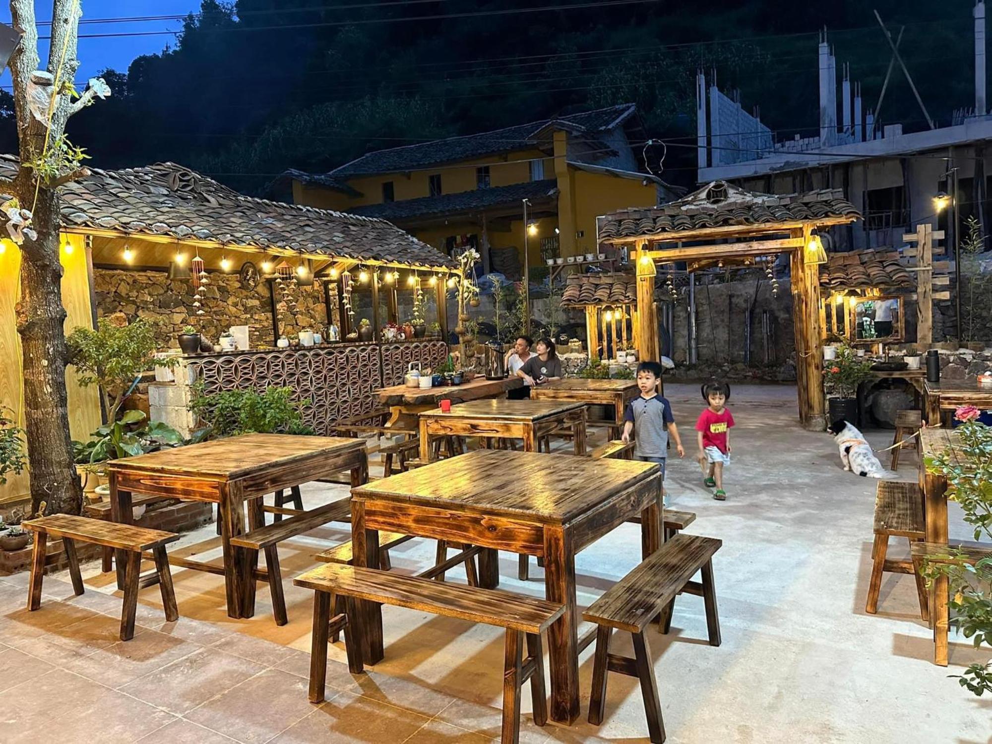 Khoi Homestay And Restaurant Loung Co Exteriör bild